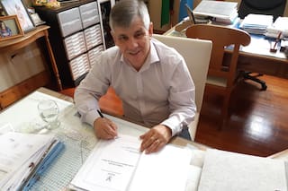 Las medidas de ajuste de tres intendentes: renuncian a su sueldo o lo congelan