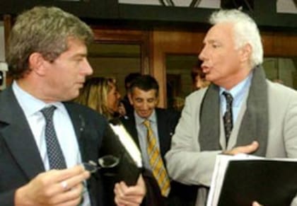 Guillermo Coppola junto a su abogado, Mariano Cúneo Libarona, actual ministro de Justicia de la Nación