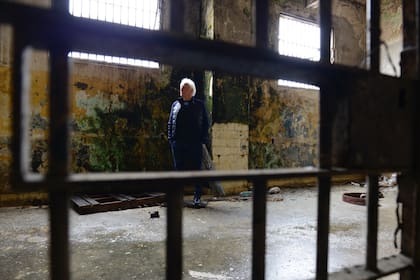 Guillermo Coppola en el penal de Caseros, antes de su demolición (Foto: Gentileza Maximiliano Vernazza)