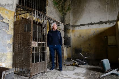 Guillermo Coppola en el penal de Caseros, antes de su demolición (Foto: Gentileza Maximiliano Vernazza)