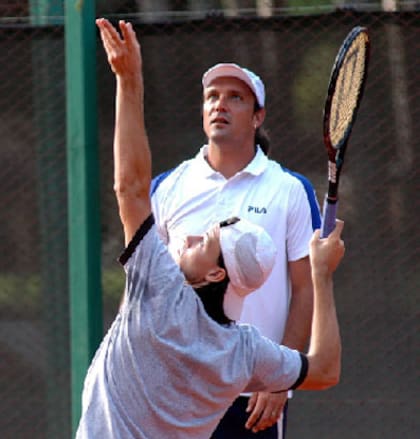 Guillermo Coria, en su momento acompañado por Hernán Gumy, terminó su carrera sufriendo problemas con su servicio