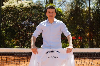 Guillermo Coria, exnúmero 3 del mundo y capitán del equipo argentino de Copa Davis desde marzo de 2022, continuará en el cargo