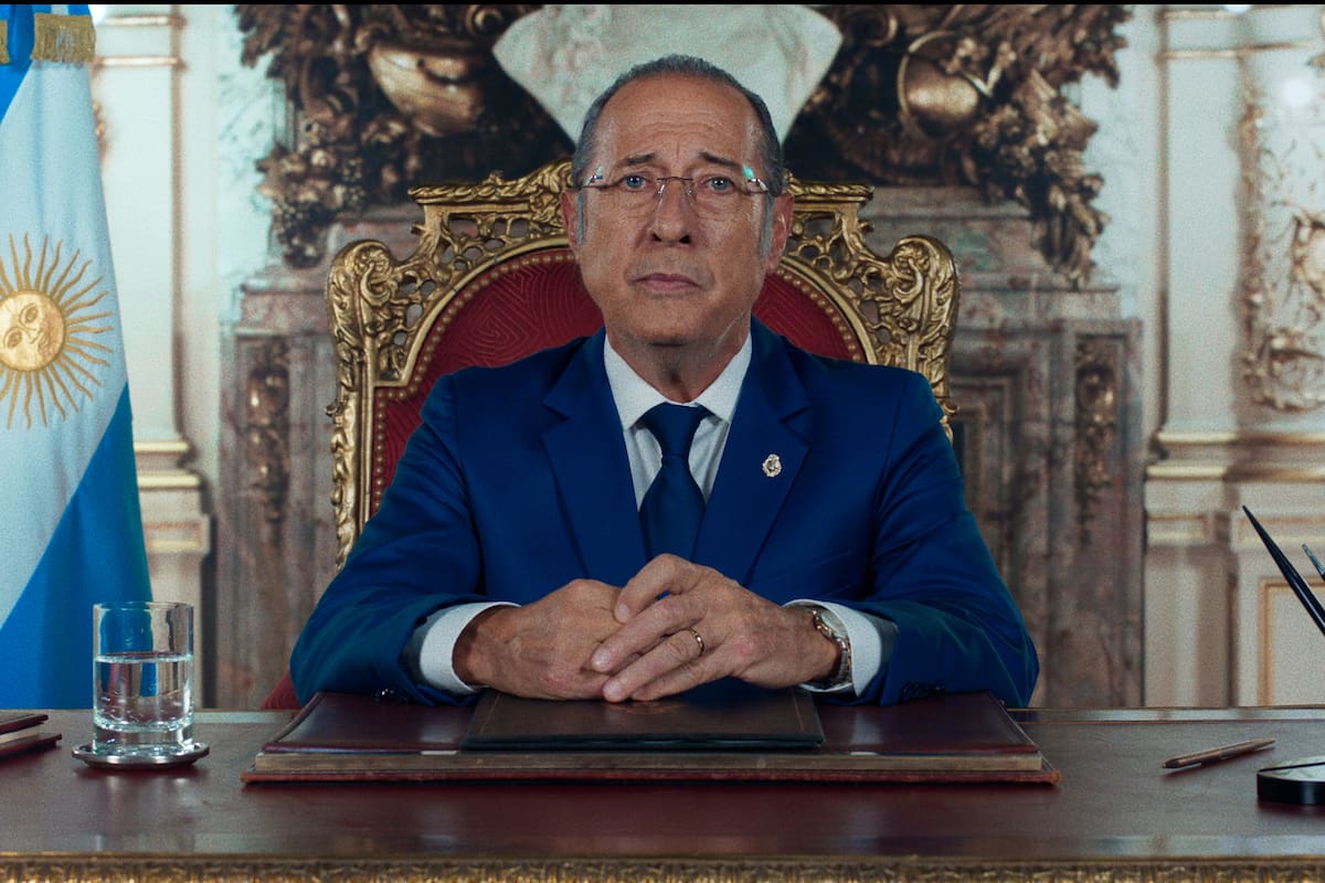 Guillermo Francella, en uno de los 16 personajes que interpreta en el film Homo Argentum de la dupla de directores Duprat y Cohn