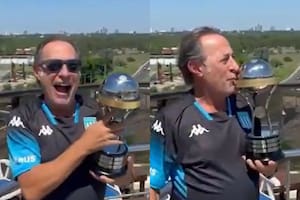 Guillermo Francella se sumó a los festejos de Racing por la obtención de la Copa Sudamericana