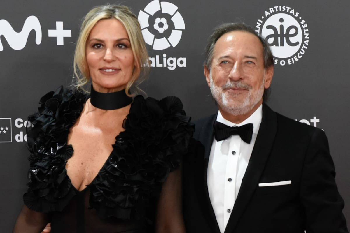 Guillermo Francella y su mujer Marynés en los Premios Platino 2023