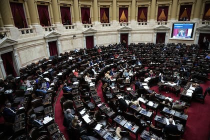 Guillermo Francos presenta su informe de gestión ante la Cámara de Diputados en el Congreso de la Nación