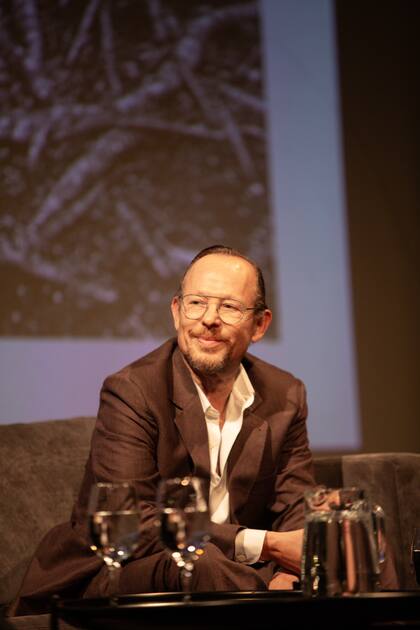 Guillermo Kuitca durante la conferencia inaugural