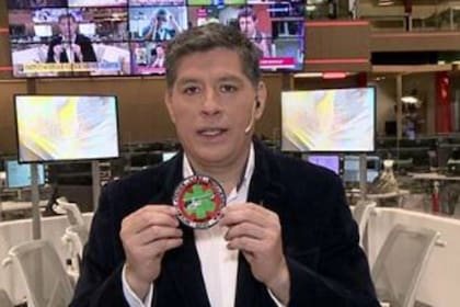 Guillermo Lobos explicó el motivo de su emoción en vivo cuando cubría el homenaje a los bomberos fallecidos en Villa Crespo