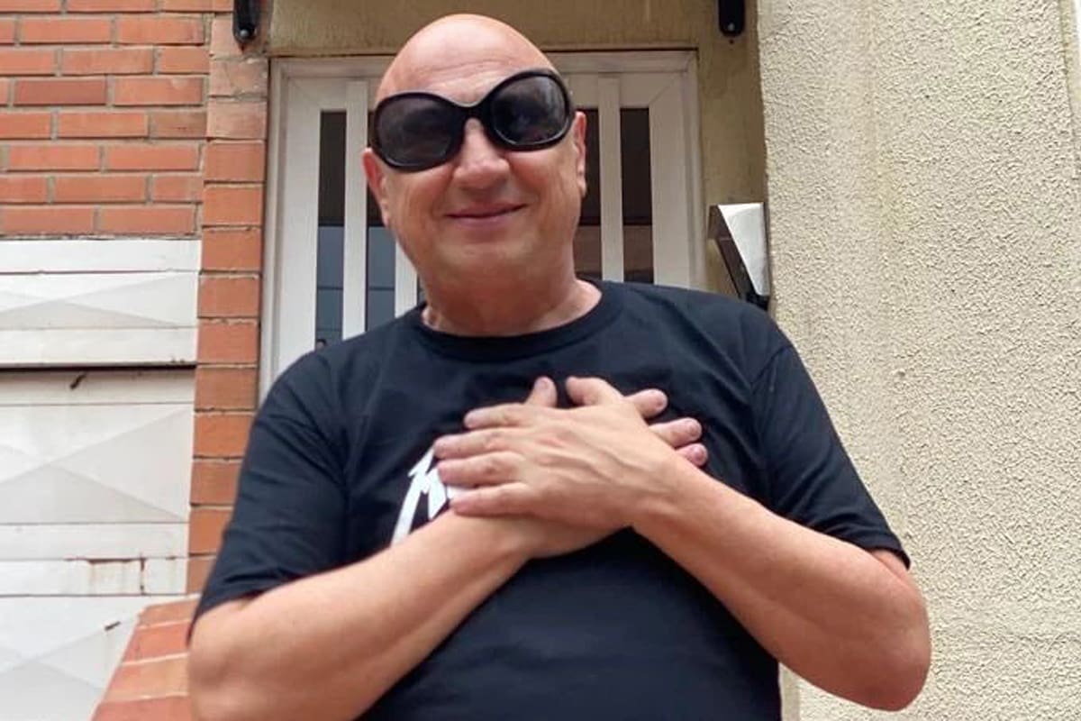 Guillermo Novellis, el cantante de La Mosca repasa la carrera de su exitosa banda y recuerda sus comienzos