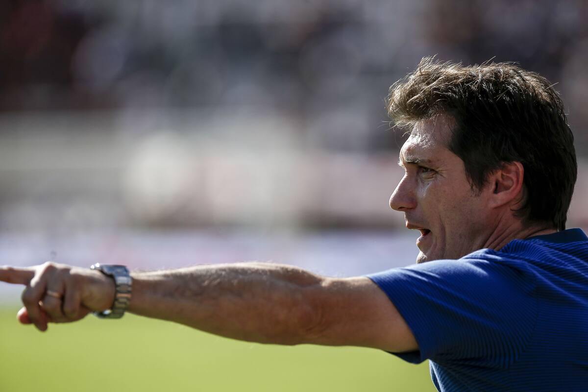 Guillermo terminó el partido ante Huracán a pura tensión