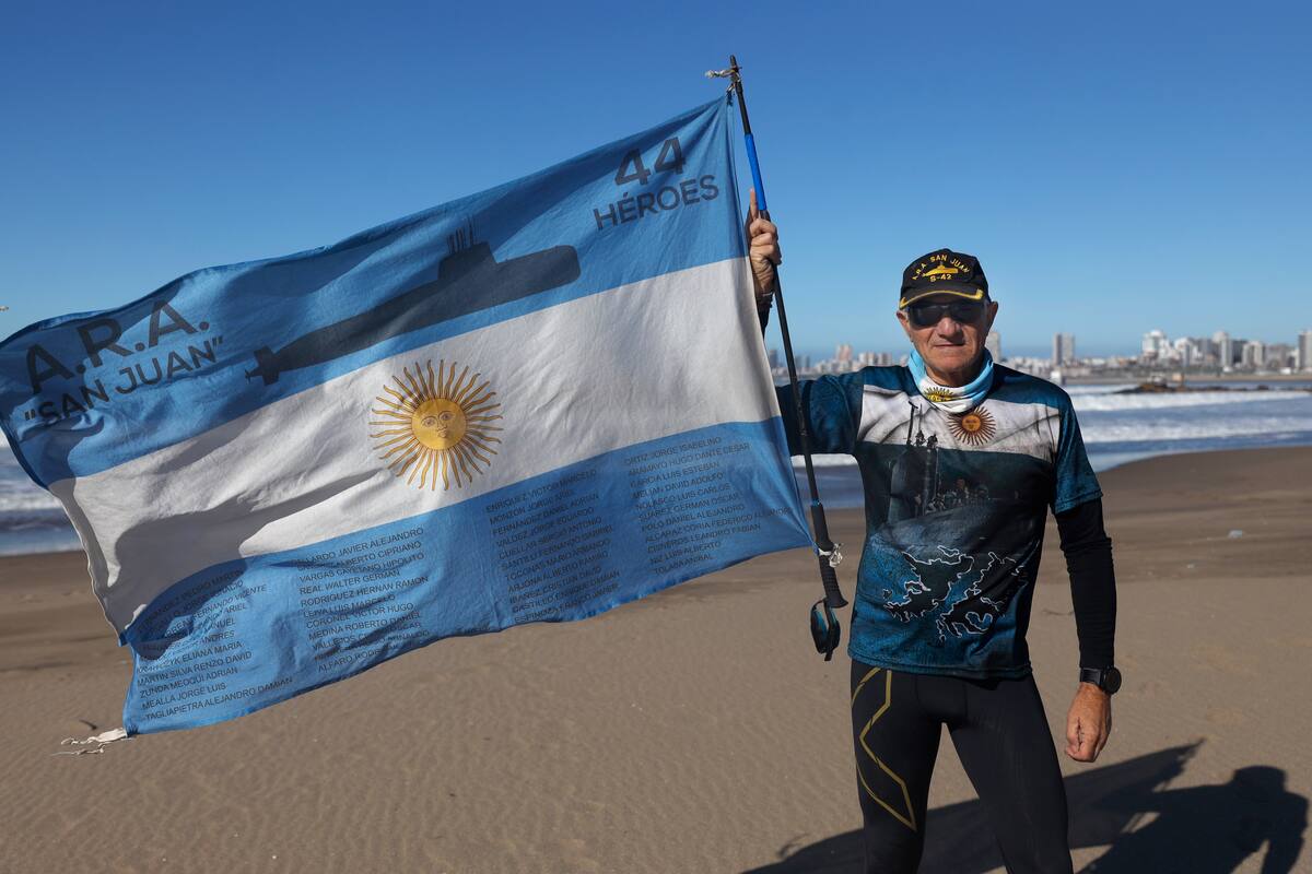 Guillermo Tibaldi llevará la bandera con los nombres de los 44 fallecidos en el ARA San Juan desde Mar del Plata hasta Puerto Almanza