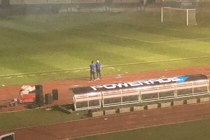 Guillermo y Gustavo hablan a solas, en el Kempes, tras la derrota