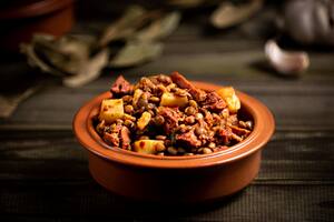 Guiso de lentejas, un plato típico de la cocina argentina