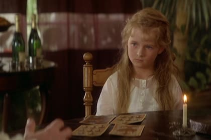 Gummer debutó como actriz en La casa de los espíritus (The House of the Spirits), donde intrpretó a la versión infantil del personaje de su madre