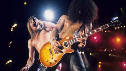 Guns N' Roses, en la cima de su éxito, a comienzos de los 90