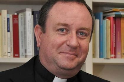 Gustavo Zanchetta llegó desde el Vaticano para ser juzgado en Orán.