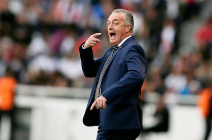 Gustavo Alfaro se refirió a la buena actuación del equipo en la altura de Quito