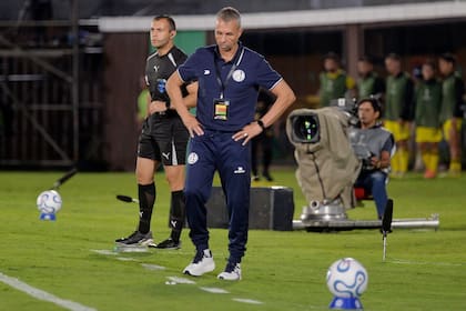 Gustavo Álvarez dirigió por tercera vez a San Lorenzo y mantuvo el invicto, aunque con sensaciones ambiguas: el debut por la Sudamericana no tuvo una buena versión azulgrana.