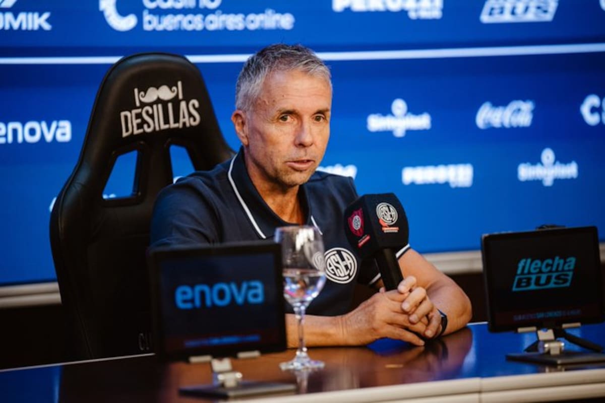 Gustavo Álvarez fue presentado formalmente como entrenador de San Lorenzo; "los procesos son ciertos, pero sin resultados es imposible", advirtió.