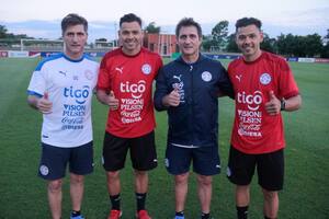 Gustavo Barros Schelotto, Óscar Romero, Guillermo Barros Schelotto y Ángel Romero; Paraguay tiene mellizos jugadores y, ahora, mellizos entrenadores, que debutarán frente a Chile en esta doble ventana de la eliminatoria rumbo al Mundial Qatar 2022.
