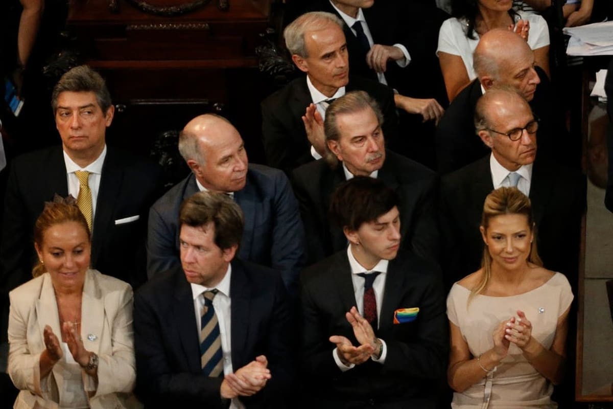 Gustávo Béliz y Vilma Ibarra junto a Horacio Rosatti, Ricardo Lorenzetti, Juan Maqueda y Carlos Ronsenkrantz, en la asunción de Alberto Fernández