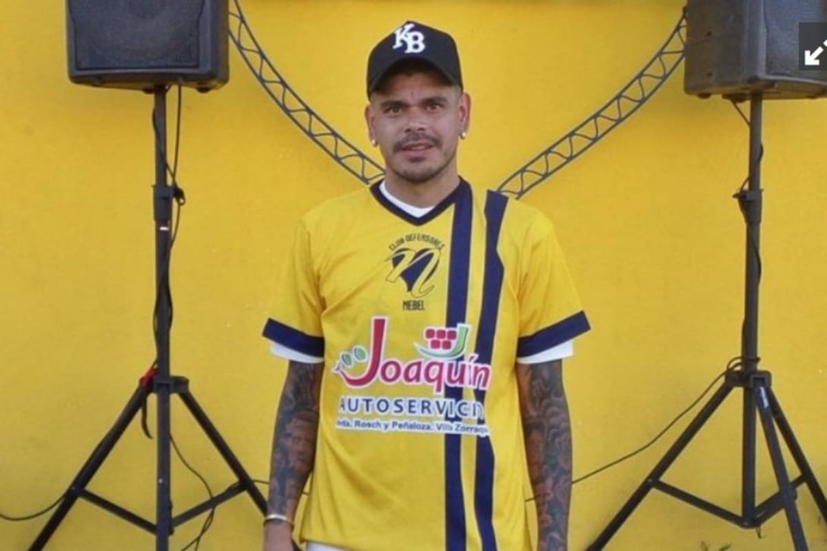 Gustavo Bou, con la camiseta del Club Nebel, de Concordia, Entre Ríos