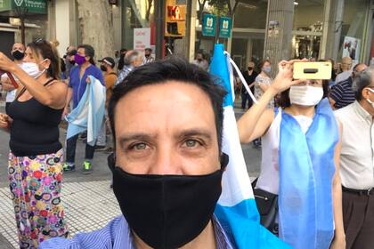 Gustavo Cairo, diputado provincial del PRO, volvió a encender la controversia en las redes sociales al negar los 30.000 desaparecidos en la última dictadura militar argentina.