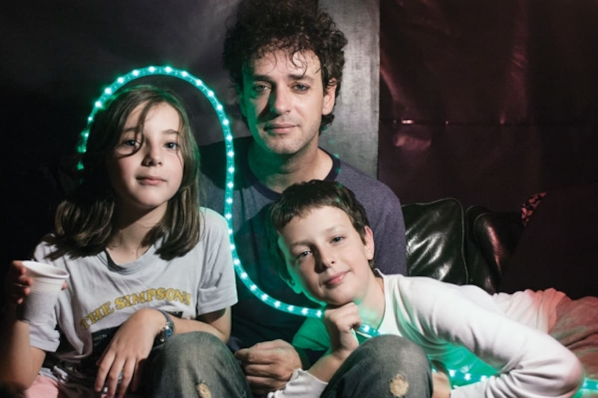 Gustavo Cerati con sus hijos, Lisa y Benito,
en 2004. Foto de Nora Lezano.