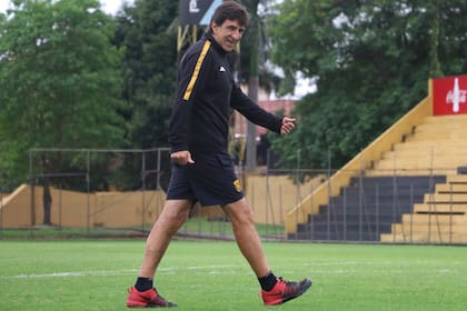 Gustavo Costas tuvo un desliz en el partido Guaraní-Olimpia