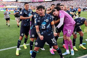 El Paraguay de Alfaro resistió 120 minutos y eliminó a Alemania en los penales con Gill de figura