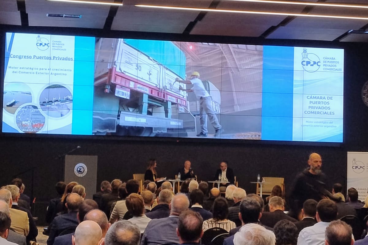 Gustavo Idígoras y Luis Zubizarreta, en el Congreso de Puertos Privados