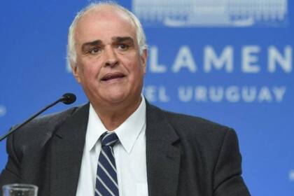 Gustavo Penadés pasó de ser una figura clave del gobierno uruguayo en el Senado a enfrentar ocho denuncias de abuso sexual de adolescentes