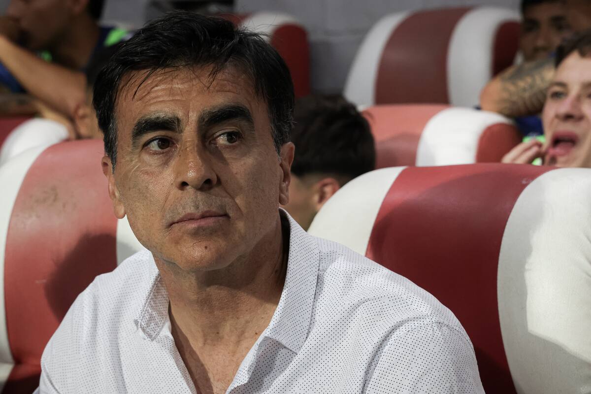 Gustavo Quinteros dejó Vélez y arranca su primera experiencia en el fútbol brasileño: Gremio lo espera