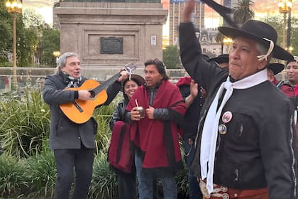 Gustavo Sáenz reclamó por la reactivación de la obra pública en Plaza de Mayo