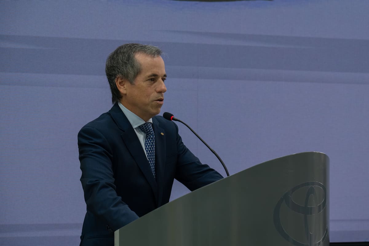 Gustavo Salinas, presidente de Toyota, durante el acto por el inicio de la producción del Hiace