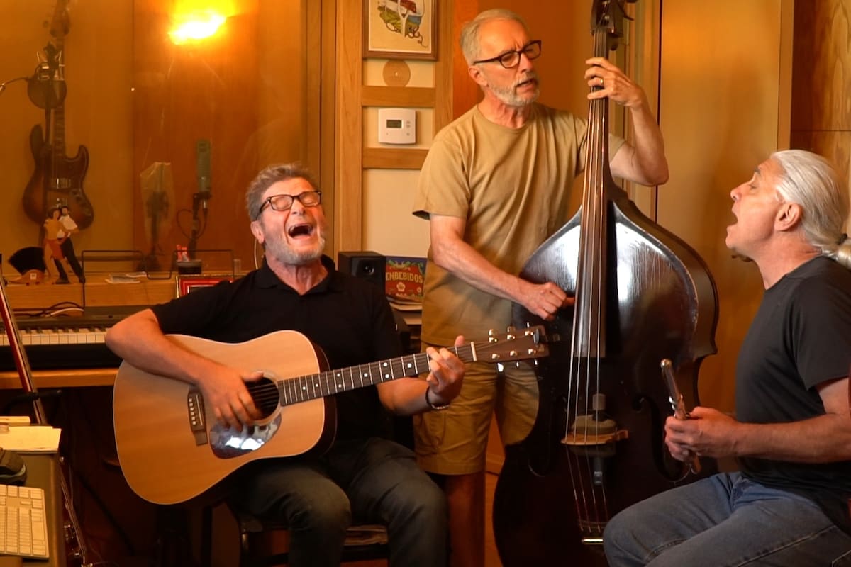 Gustavo Santaolalla, Guillermo Bordarampé y Ara Tokatlian se reunieron para dar testimonio de la historia de Arco Iris y grabar una nueva versión de "Mañana campestre"