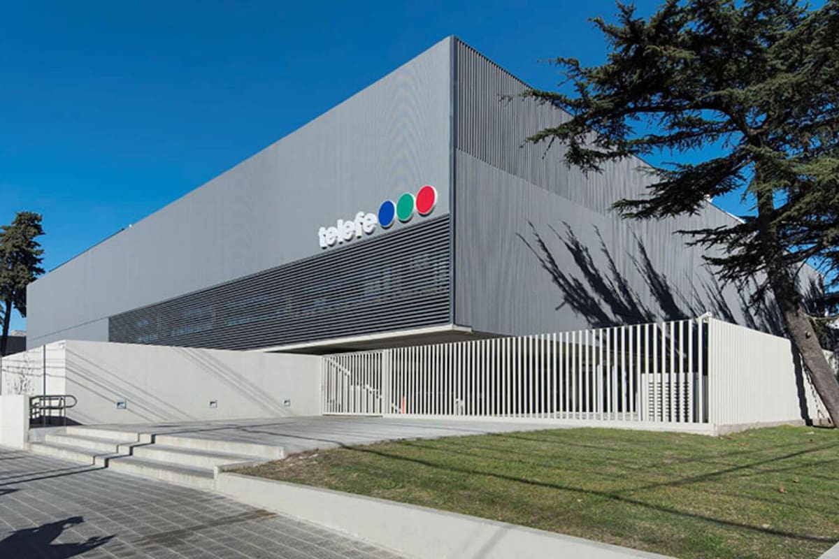 Gustavo Scaglione se quedó con Telefe, que tiene su estudio principal en Martínez