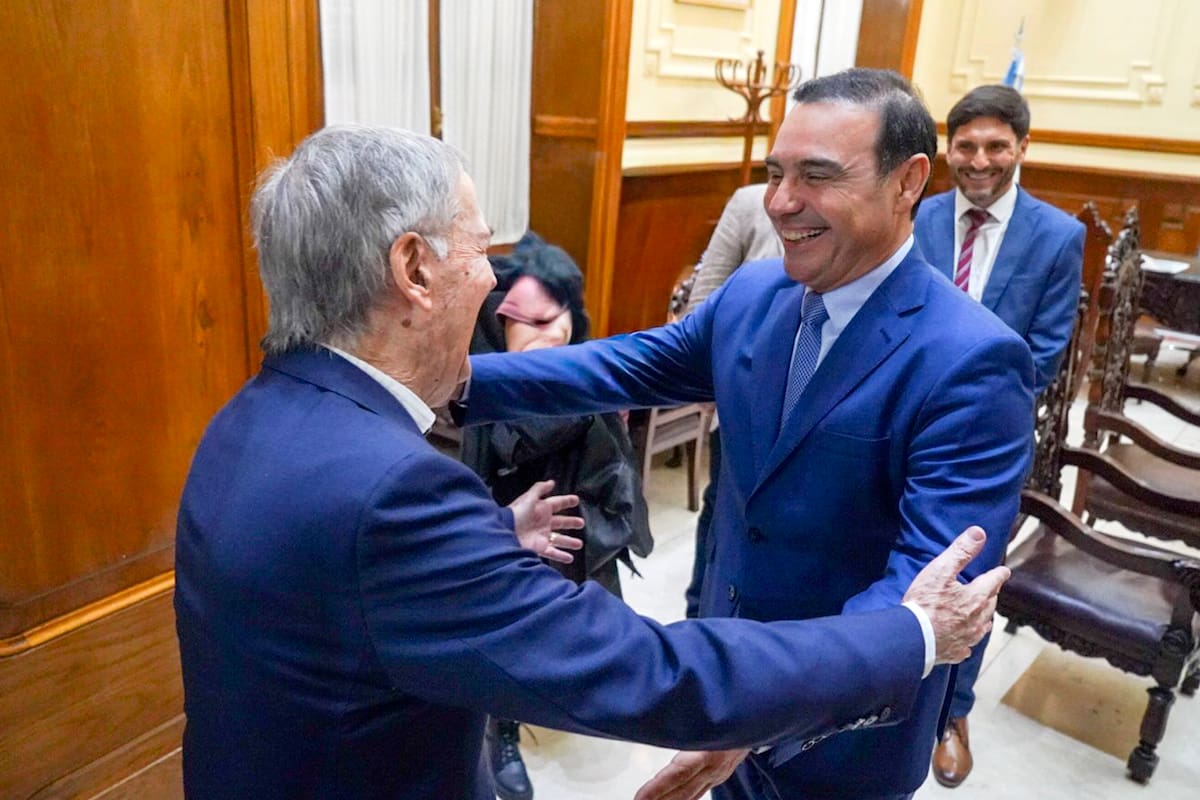 Gustavo Valdés, gobernador de Corrientes, junto a Juan Schiaretti y Maximiliano Pullaro