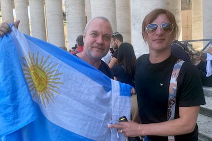 Gustavo y Cristal en el Vaticano