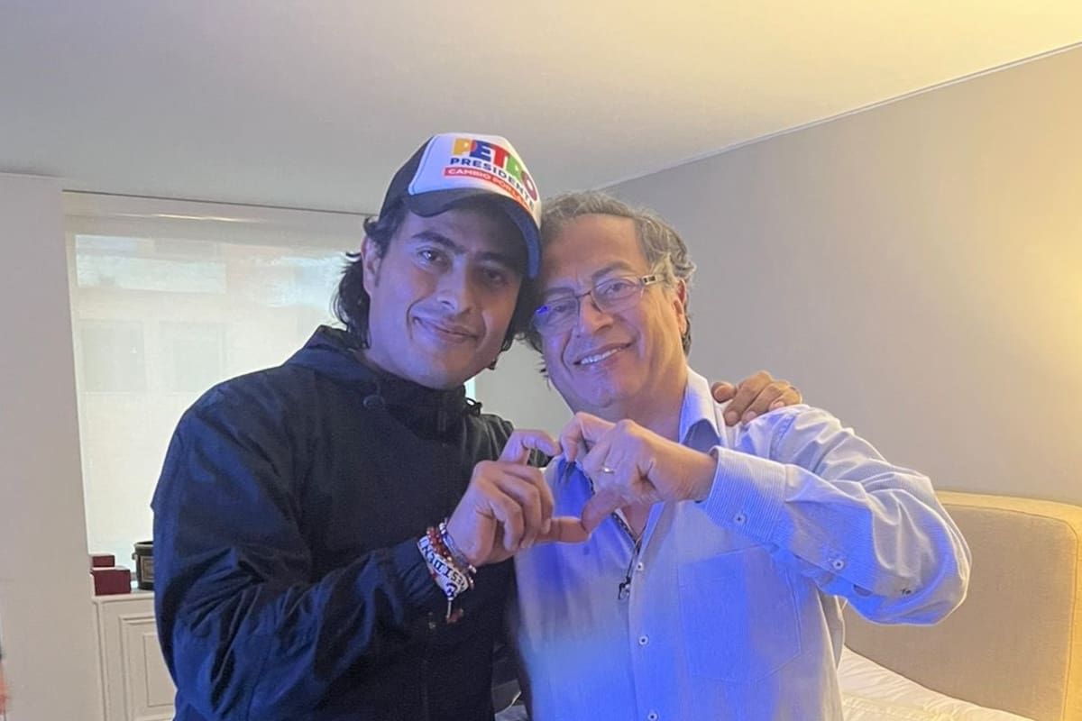 Gustavo y Nicolás Petro antes de las elecciones de Colombia el año pasado