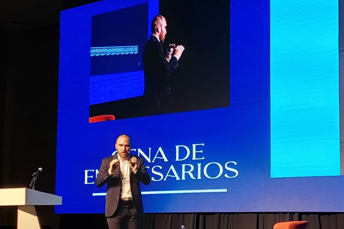 Guzmán expuso ante empresarios en la ciudad de Córdoba.