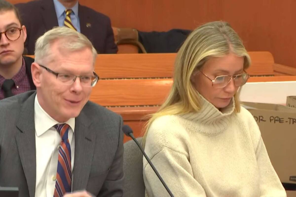 Gwyneth Paltrow lució cabizbaja en la corte, junto a su abogado