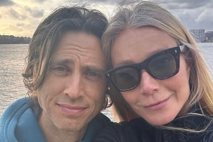 Gwyneth Paltrow mantiene una relación con Brad Falchuk, con quien se casó en 2018