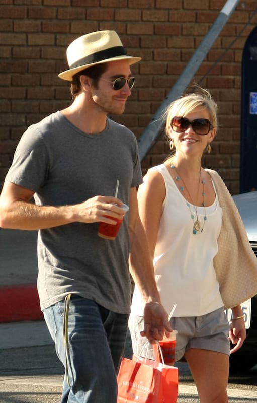 Gyllenhaal junto a Witherspoon, con quien tuvo una breve relación