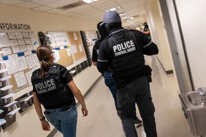 Ha habido denuncias de detenciones de extranjeros con sus papeles en regla por los agentes de Inmigración