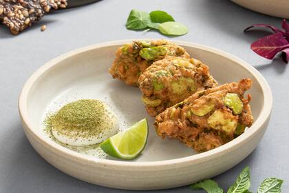 Habas y croquetas, un duo riquísimo