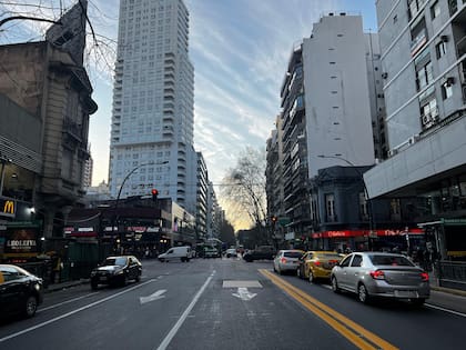 Haber hecho que la avenida tenga doble mano y ya no su tradicional mano única potenció la circulación de gente y el auge comercial