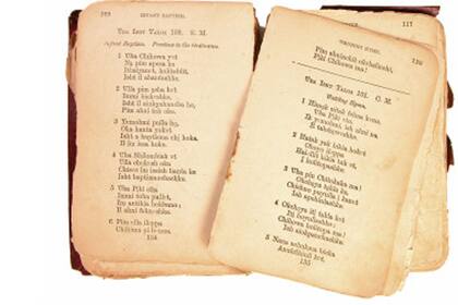 Había pocos registros escritos en choctaw: apenas la Biblia
y algunos himnos.