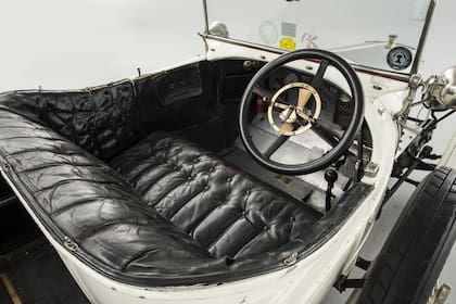 Habitáculo del Vauxhall Sports Torpedo 1914