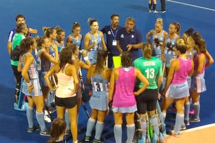 Habla el Chapa Retegui, coach de las Leonas, que marchan invictas